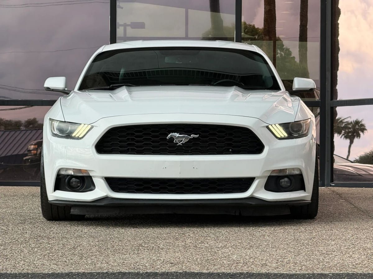 Used 2016 Ford Mustang GT Premium w/ Black Accent Package RWD image 20