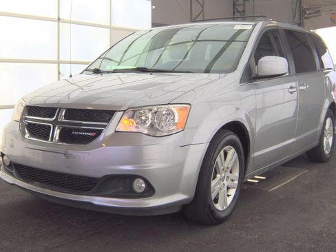 Used 2018 Dodge Grand Caravan SXT image 1