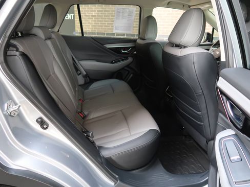 Used 2025 Subaru Outback Limited w/ Popular Package #2 AWD/4WD image 36
