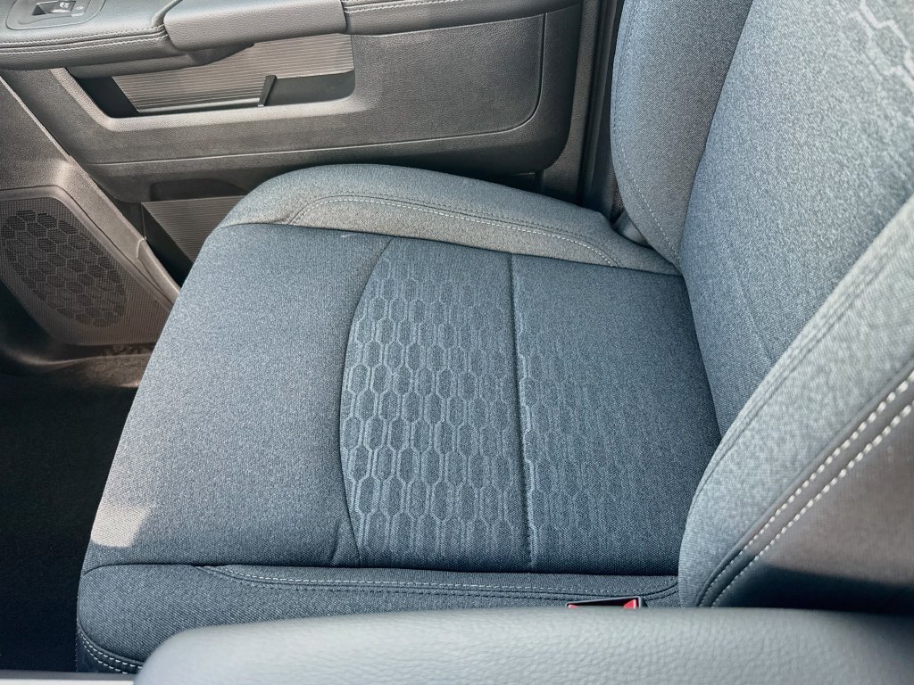 New 2027 RAM 3500 Big Horn AWD/4WD image 21