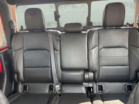 Used 2021 Jeep Gladiator Overland w/ Popular Equipment Package image 10