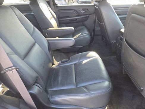 Used 2014 GMC Yukon Denali image 28