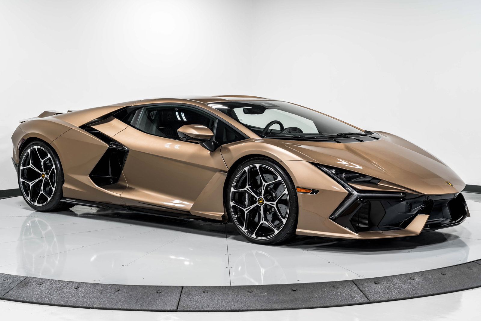 Used 2024 Lamborghini Revuelto AWD/4WD image 38
