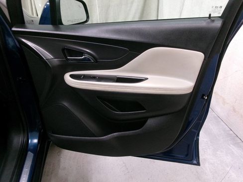 Used 2020 Buick Encore Preferred w/ Safety Package image 25