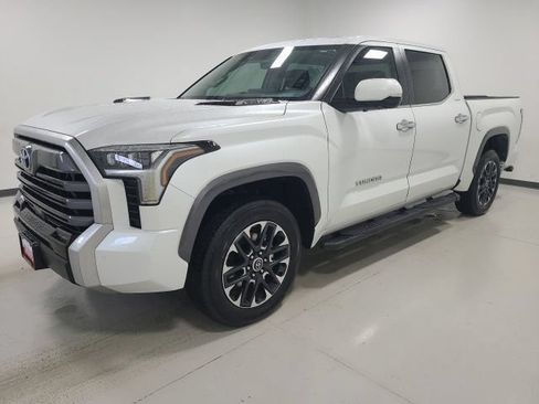 Used 2024 Toyota Tundra Limited AWD/4WD image 9