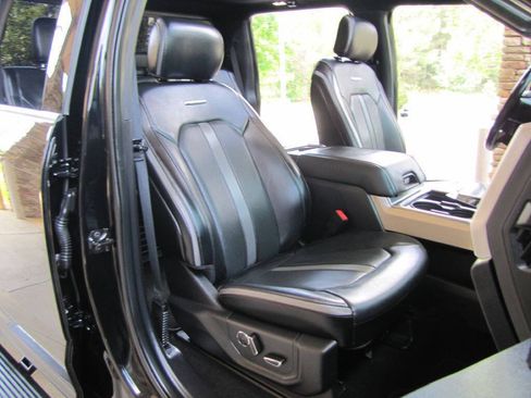 Used 2019 Ford F250 Platinum w/ Platinum Ultimate Package AWD/4WD image 24