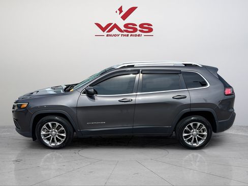 Used 2020 Jeep Cherokee Latitude Plus w/ Cold Weather Group FWD image 2