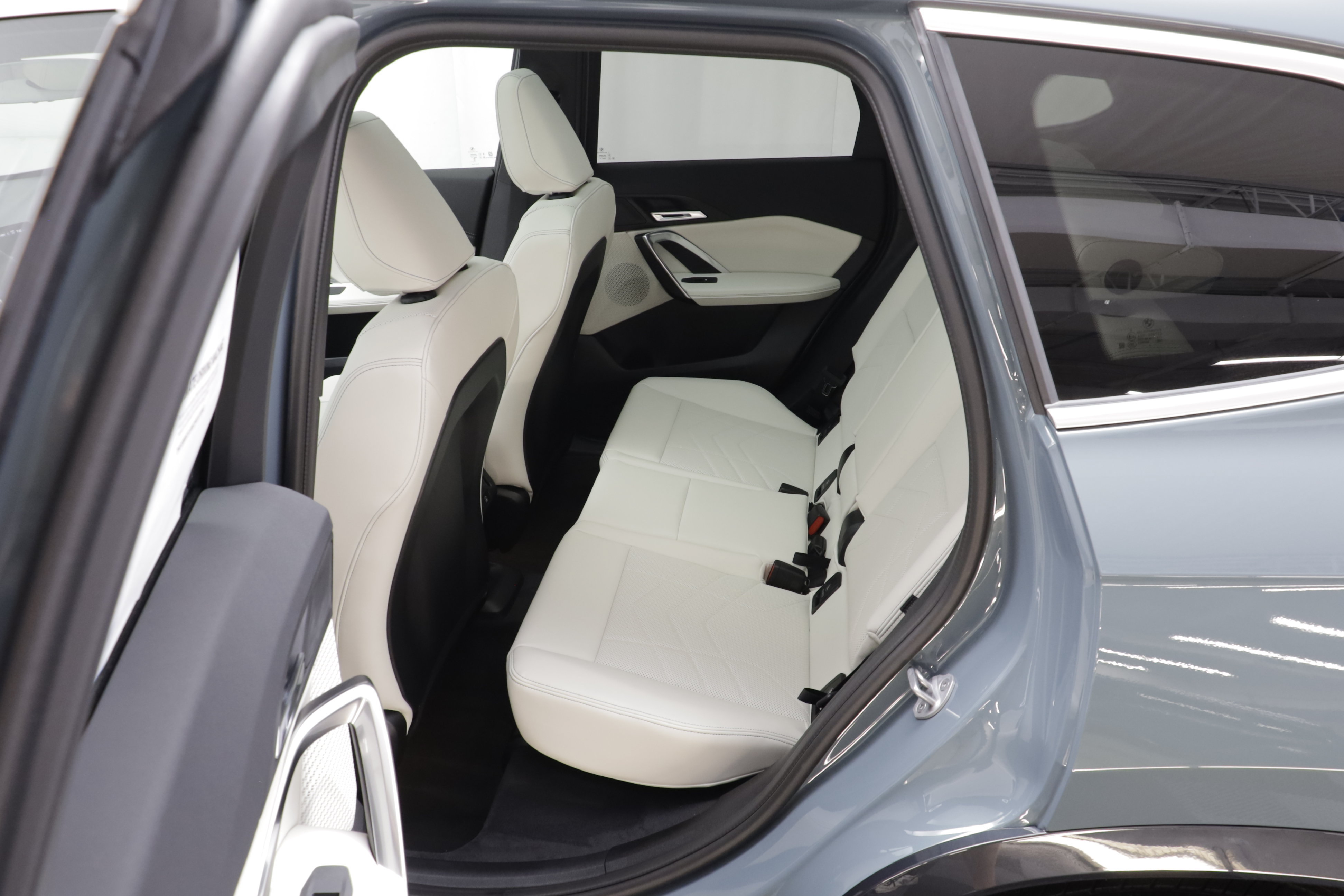New 2027 BMW X1 xDrive28i AWD/4WD image 15