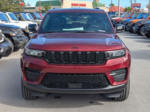 New 2025 Jeep Grand Cherokee Altitude RWD image 10