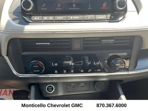 Used 2023 Nissan Rogue SV FWD image 19