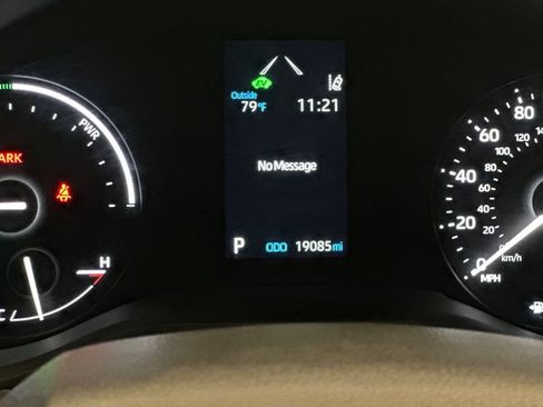 Used 2023 Toyota Sienna XLE w/ XLE Plus Package FWD image 30