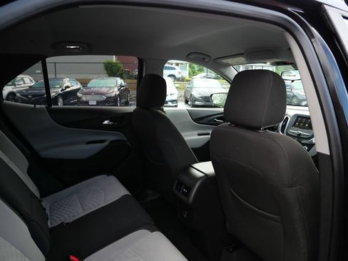 Used 2019 Chevrolet Equinox LS AWD/4WD image 22