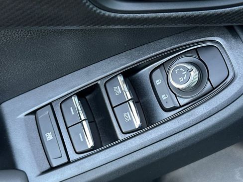 Used 2025 Subaru Crosstrek 2.5i Limited w/ Popular Package #4A image 12