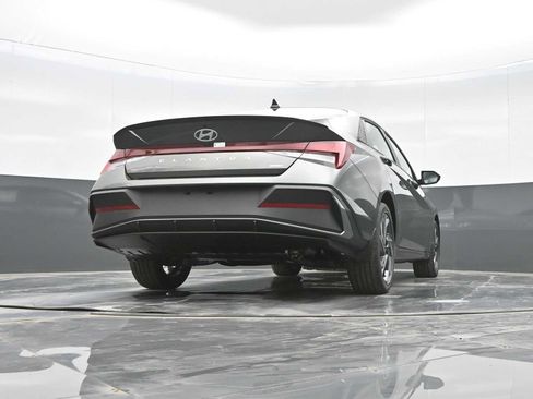 New 2025 Hyundai Elantra SEL image 35