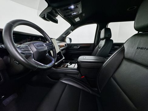 Used 2025 GMC Yukon XL Denali AWD/4WD image 20