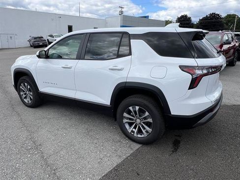 New 2026 Chevrolet Equinox LT w/ Convenience Package II image 3