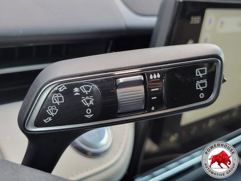 Used 2024 Lincoln Nautilus Reserve AWD/4WD image 33