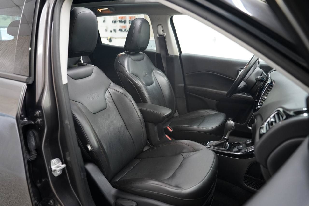 Used 2018 Jeep Compass Limited w/ Navigation Group AWD/4WD image 30