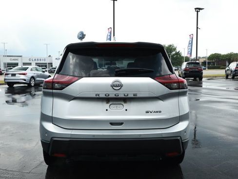 Used 2024 Nissan Rogue SV AWD/4WD image 6