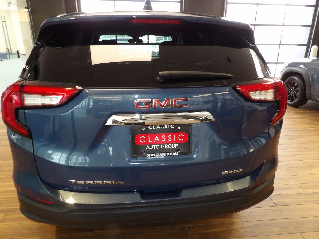 Used 2024 GMC Terrain SLE AWD/4WD image 7