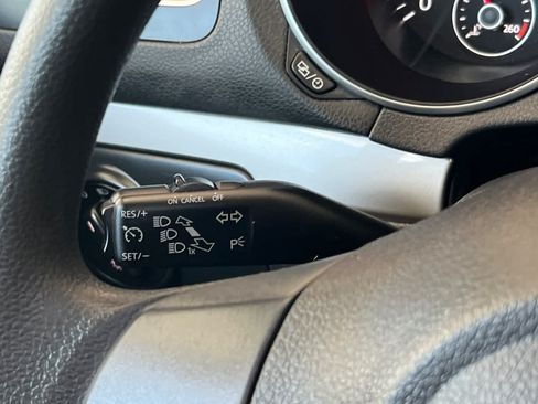 Used 2013 Volkswagen Golf 4-Door FWD image 24
