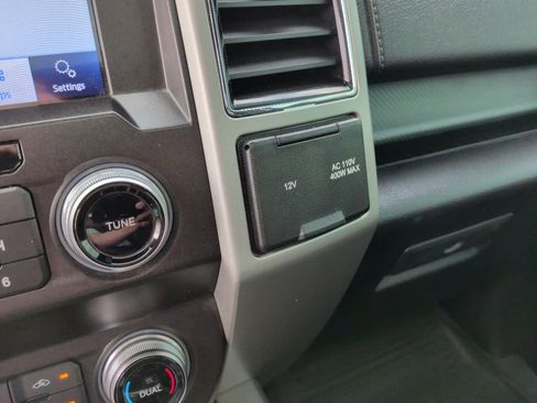 Used 2020 Ford F150 Lariat w/ Equipment Group 502A Luxury AWD/4WD image 35