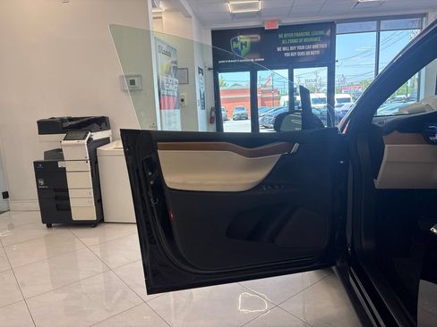 Used 2020 Tesla Model X AWD/4WD image 35