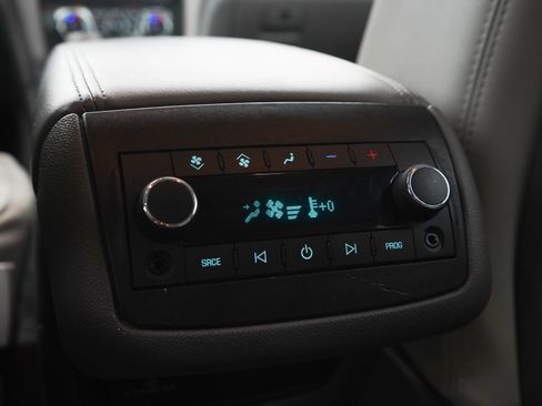Used 2016 Chevrolet Traverse LTZ AWD/4WD image 18