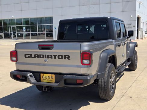 Used 2020 Jeep Gladiator Sport w/ Trailer Tow Package AWD/4WD image 7