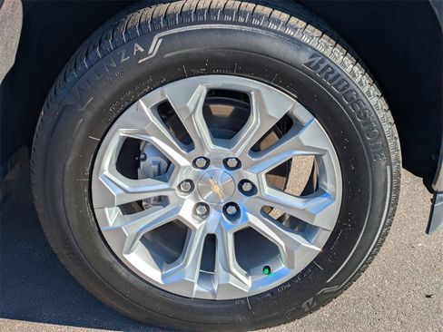 Used 2024 Chevrolet Silverado 1500 LTZ image 10