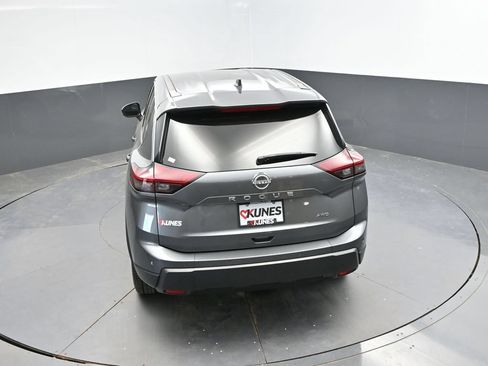 Used 2024 Nissan Rogue S AWD/4WD image 31