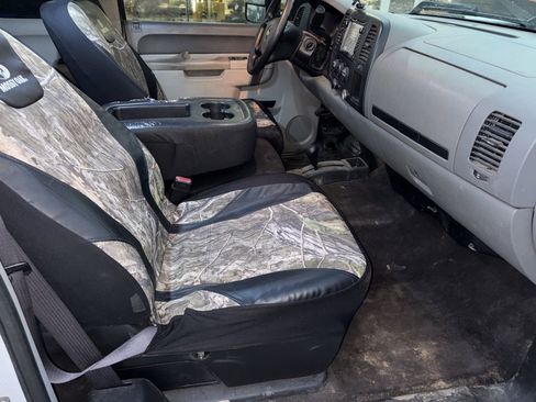 Used 2010 Chevrolet Silverado 1500 W/T image 24