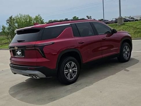 New 2026 Chevrolet Traverse LT w/ Driver Confidence Package AWD/4WD image 8