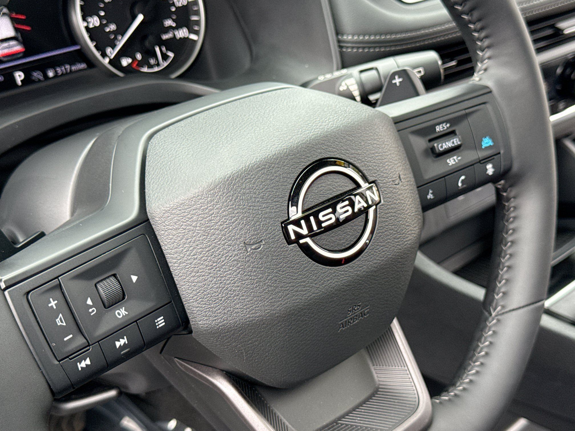 Used 2026 Nissan Rogue Dark Armor AWD/4WD image 12