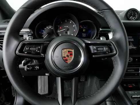 Used 2026 Porsche Macan AWD/4WD image 9