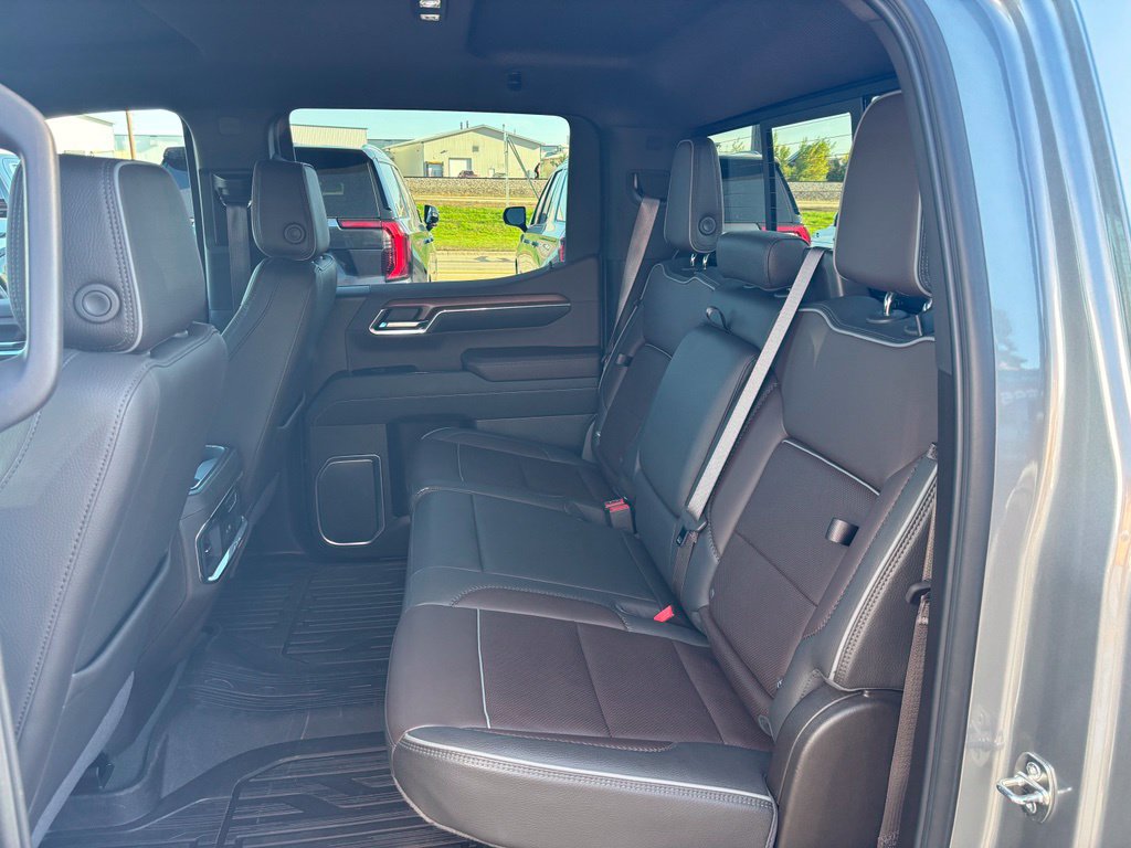 Used 2023 GMC Sierra 1500 Denali w/ Technology Package AWD/4WD image 28
