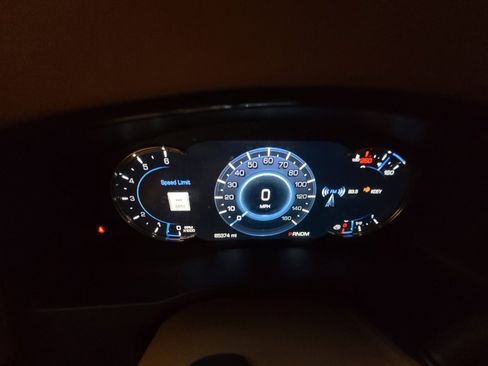 Used 2016 Cadillac Escalade Platinum image 23