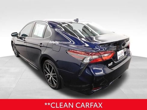 Used 2022 Toyota Camry SE image 6