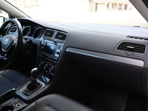 Used 2018 Volkswagen Golf Alltrack S AWD/4WD image 17