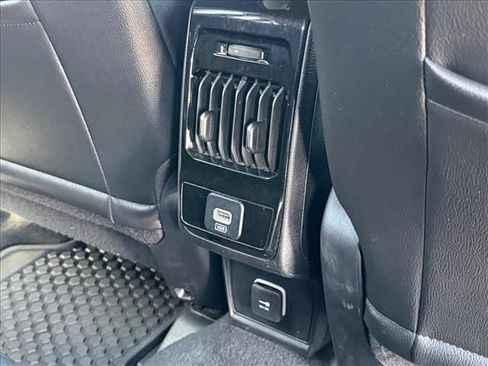 Used 2024 Jeep Compass Trailhawk AWD/4WD image 11