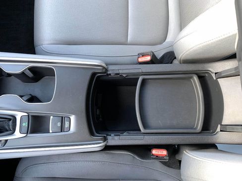 Used 2019 Honda Accord LX image 29