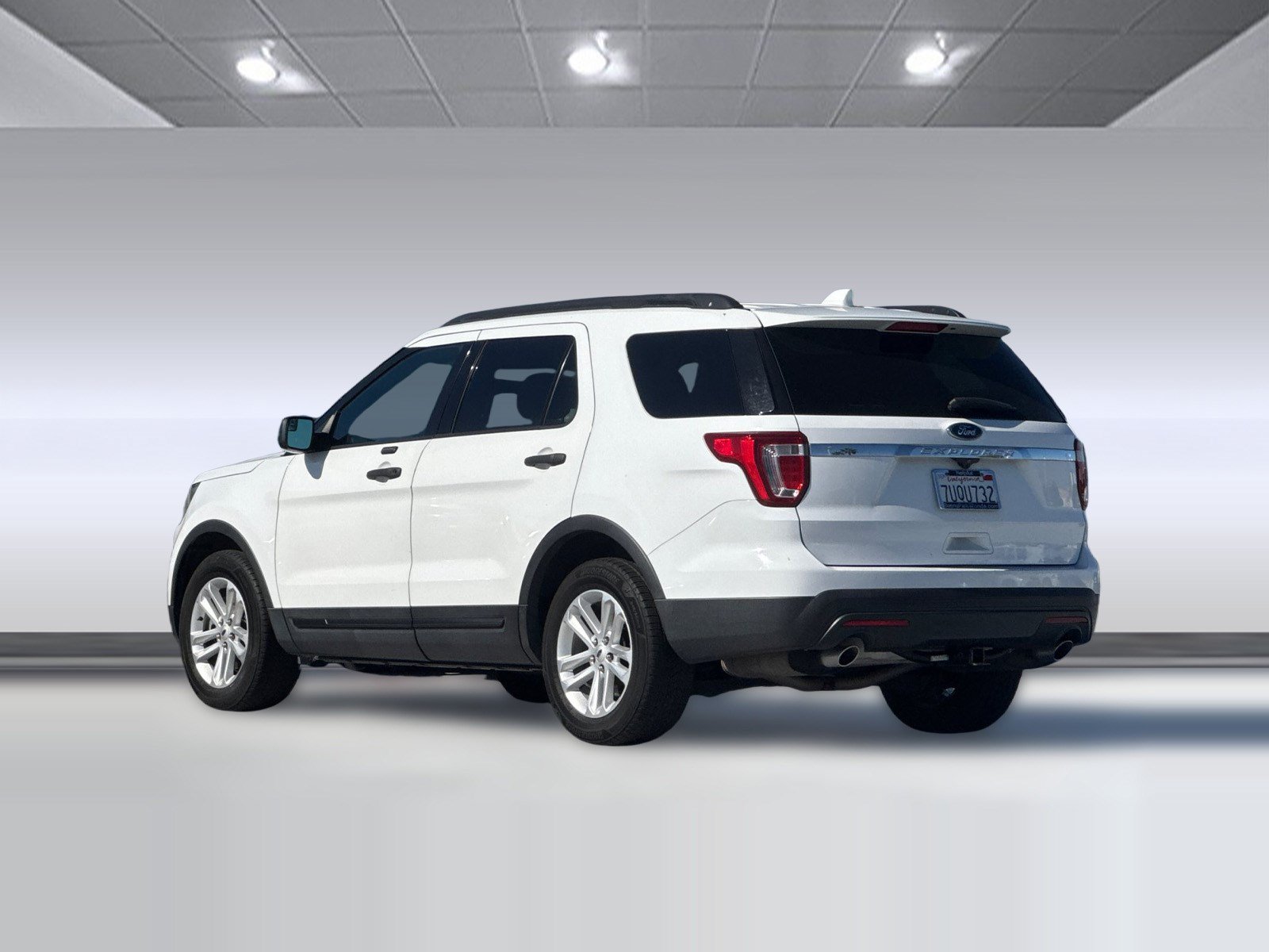 Used 2016 Ford Explorer FWD image 3