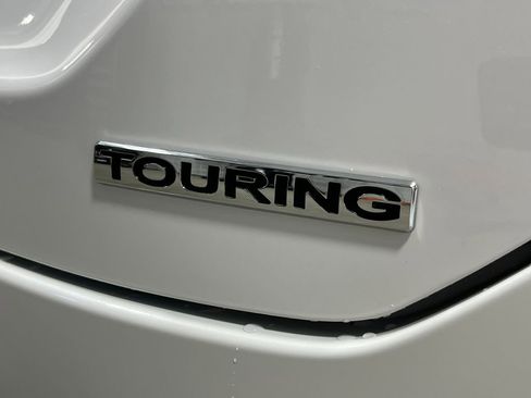 New 2026 Honda Pilot Touring image 10