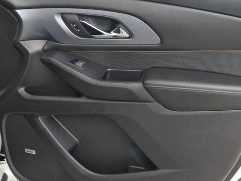 Used 2018 Chevrolet Traverse Premier w/ Driver Confidence II Package FWD image 18