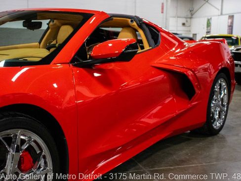 Used 2021 Chevrolet Corvette Stingray Premium Cpe w/ Z51 Performance Package RWD image 22