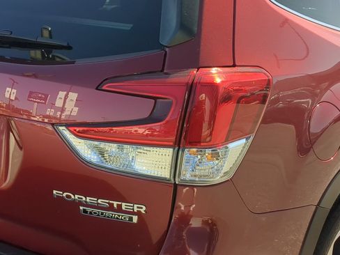 Used 2022 Subaru Forester Touring AWD/4WD image 11