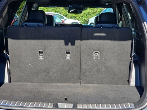 Used 2022 Hyundai Palisade Calligraphy image 13