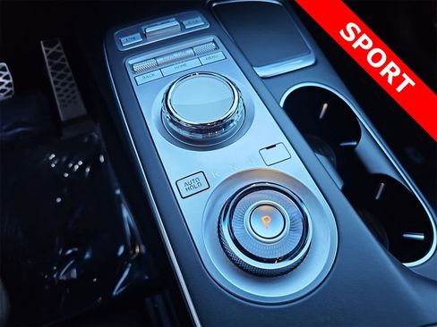 Used 2022 Genesis GV70 3.5T Sport image 21