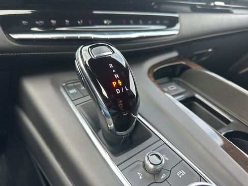 Used 2024 Cadillac Escalade ESV Premium Luxury Platinum image 20