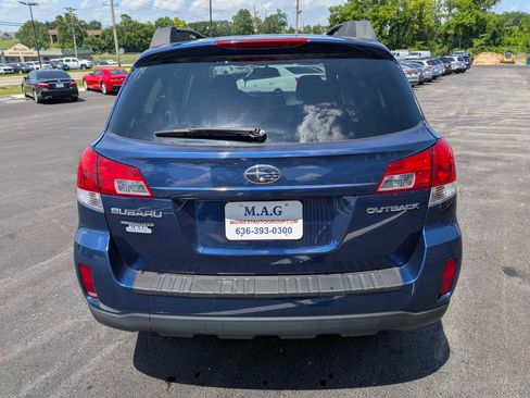 Used 2011 Subaru Outback 2.5i Premium w/ All-Weather Pkg AWD/4WD image 5